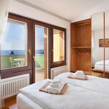 Villa Regina Gardesana Garda (Verona)