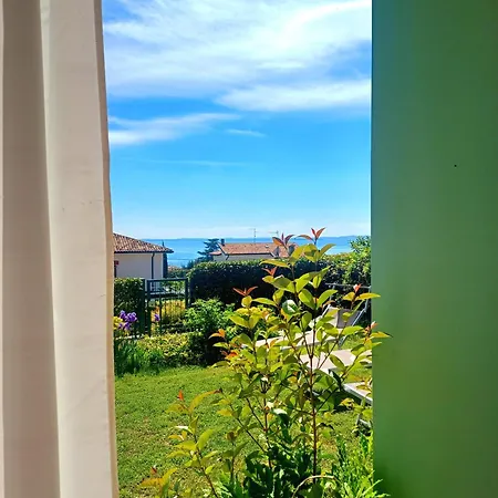 Regina Gardesana Villa Garda (Verona)