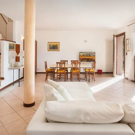 Regina Gardesana Luxury Villa *