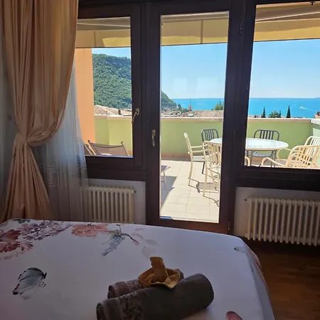 Regina Gardesana Luxury Βίλα